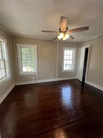 $1,000 | 107 North Miller, Unit 1/2, Breckenridge, TX 76424