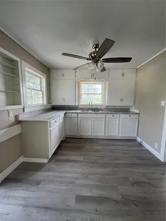 $1,000 | 107 North Miller, Unit 1/2, Breckenridge, TX 76424