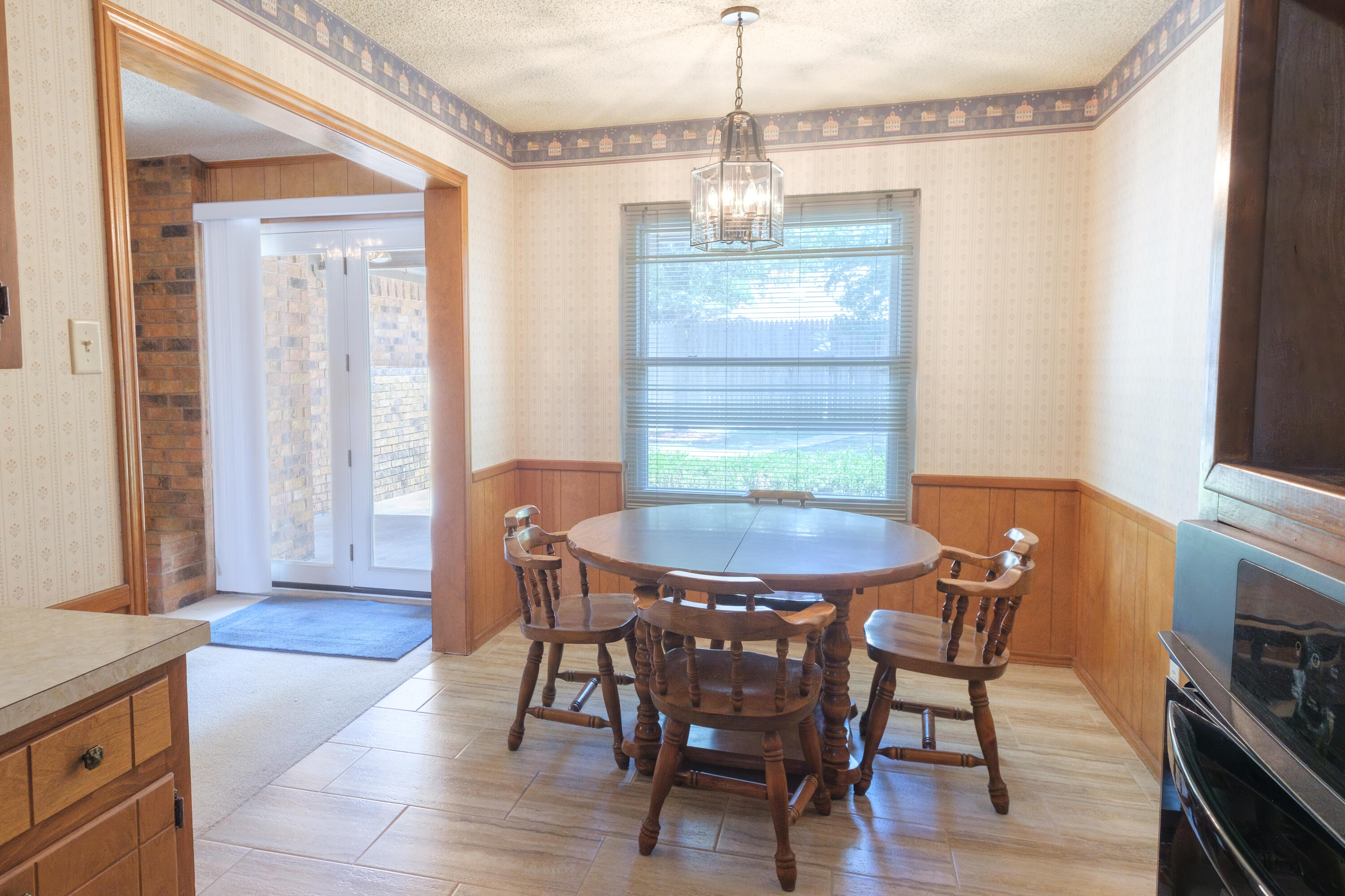 5405 73rd Street Lubbock, TX 79424 - Photo 12 of 27 Dining2