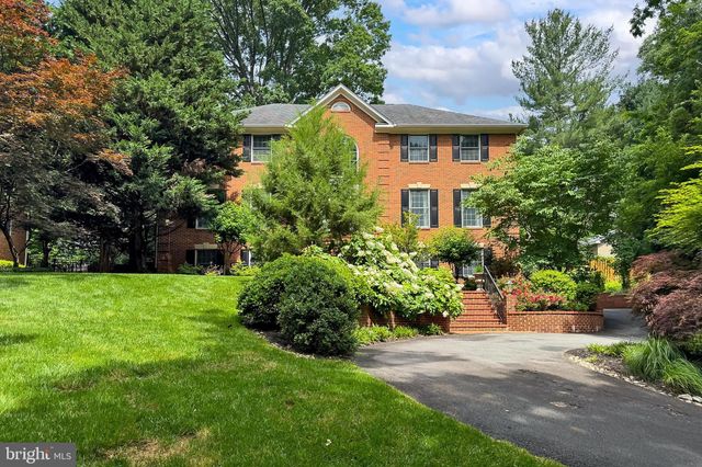 $2,250,000 | 1850 Valley Wood Road, McLean, VA 22101