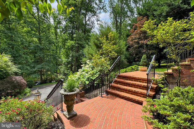 $2,250,000 | 1850 Valley Wood Road, McLean, VA 22101