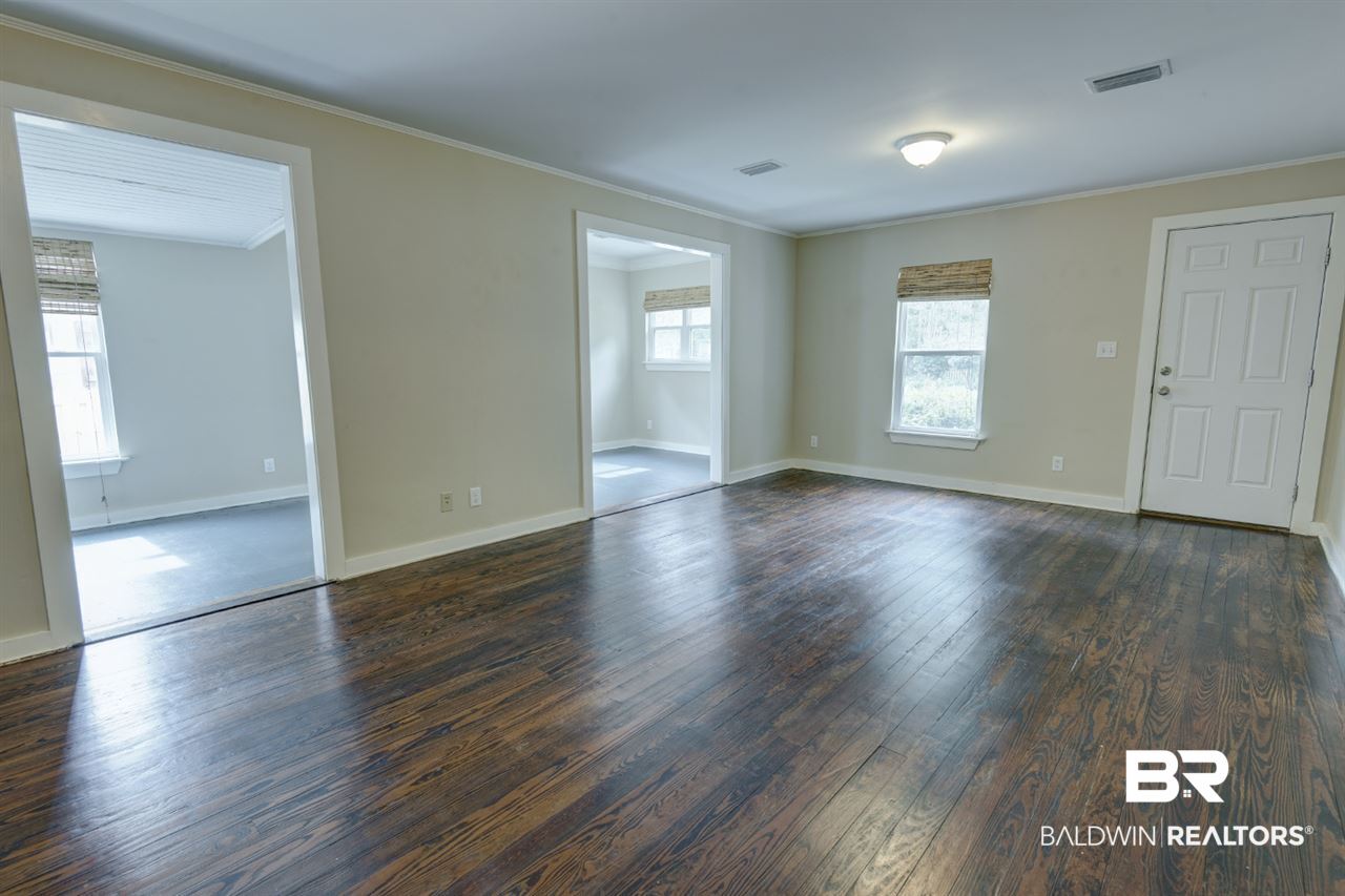 367 Azalea Street Fairhope, AL 36532 - Photo 3 of 22