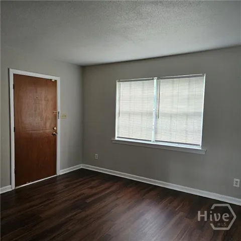 $1,300 | 4407 Caroline Drive, Unit C, Savannah, GA 31404