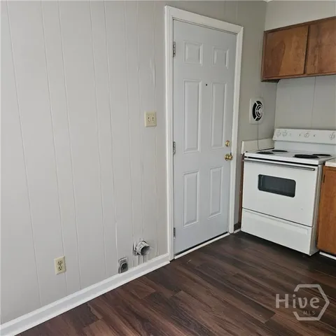 $1,300 | 4407 Caroline Drive, Unit C, Savannah, GA 31404