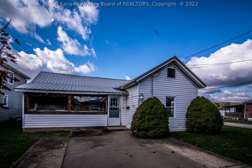 208 Straight Street Ripley, WV 25271 - Photo 1 of 24 Gallery Image 1