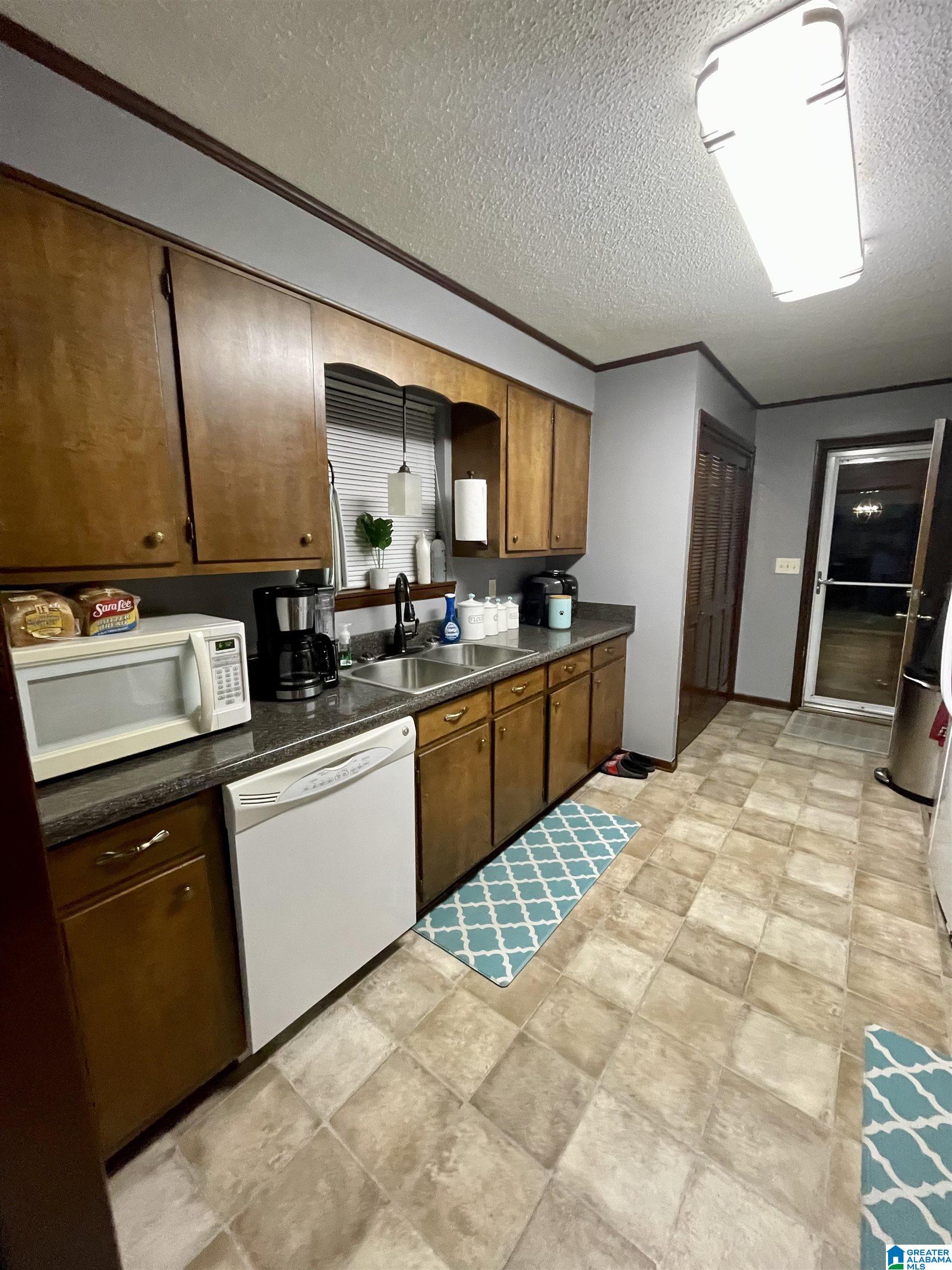 1401 Laurin Street Jasper, AL 35504 - Photo 2 of 23