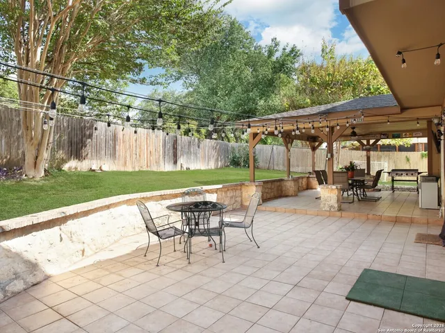 $2,795 | 18118 Summer Knoll, San Antonio, TX 78258