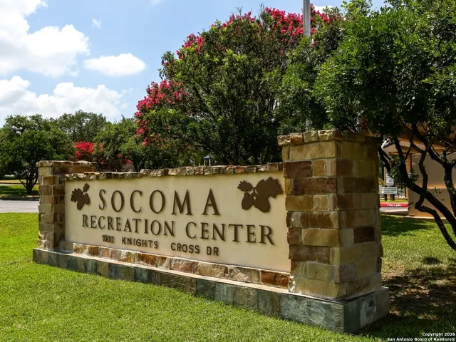 $2,795 | 18118 Summer Knoll, San Antonio, TX 78258