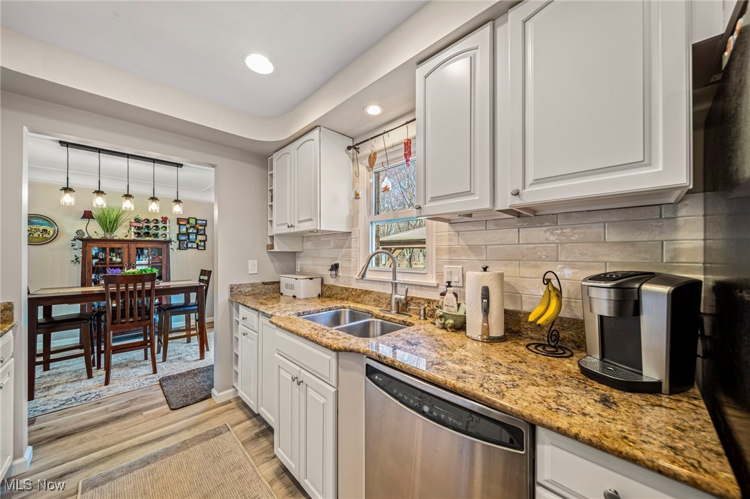 5411 Highland Road Cleveland, OH 44143 - Photo 8 of 46 Kitchen to dining room access, great for entertaining!
