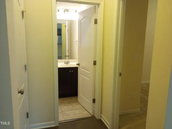 $2,350 | 48 Hatfield Way, Clayton, NC 27527