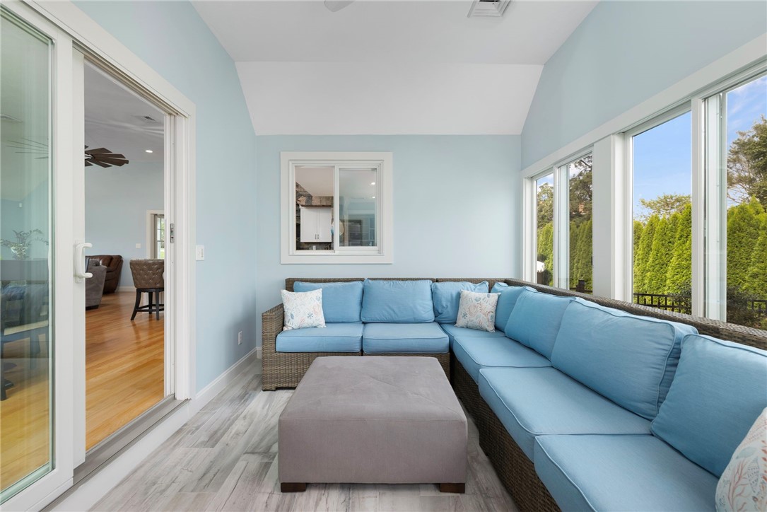 10 Maywood Road Narragansett, RI 02882 - Photo 14 of 36 Gallery Image 14