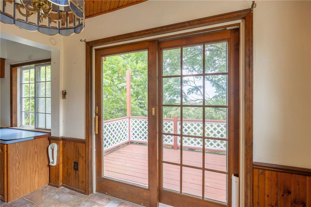 343 Jefferson Road Pittsburgh, PA 15235 - Photo 25 of 35 Top Porch