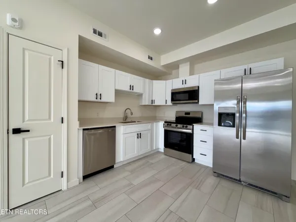$455,000 | 129 Sugarfoot Way, Unit 301, Pigeon Forge, TN 37863