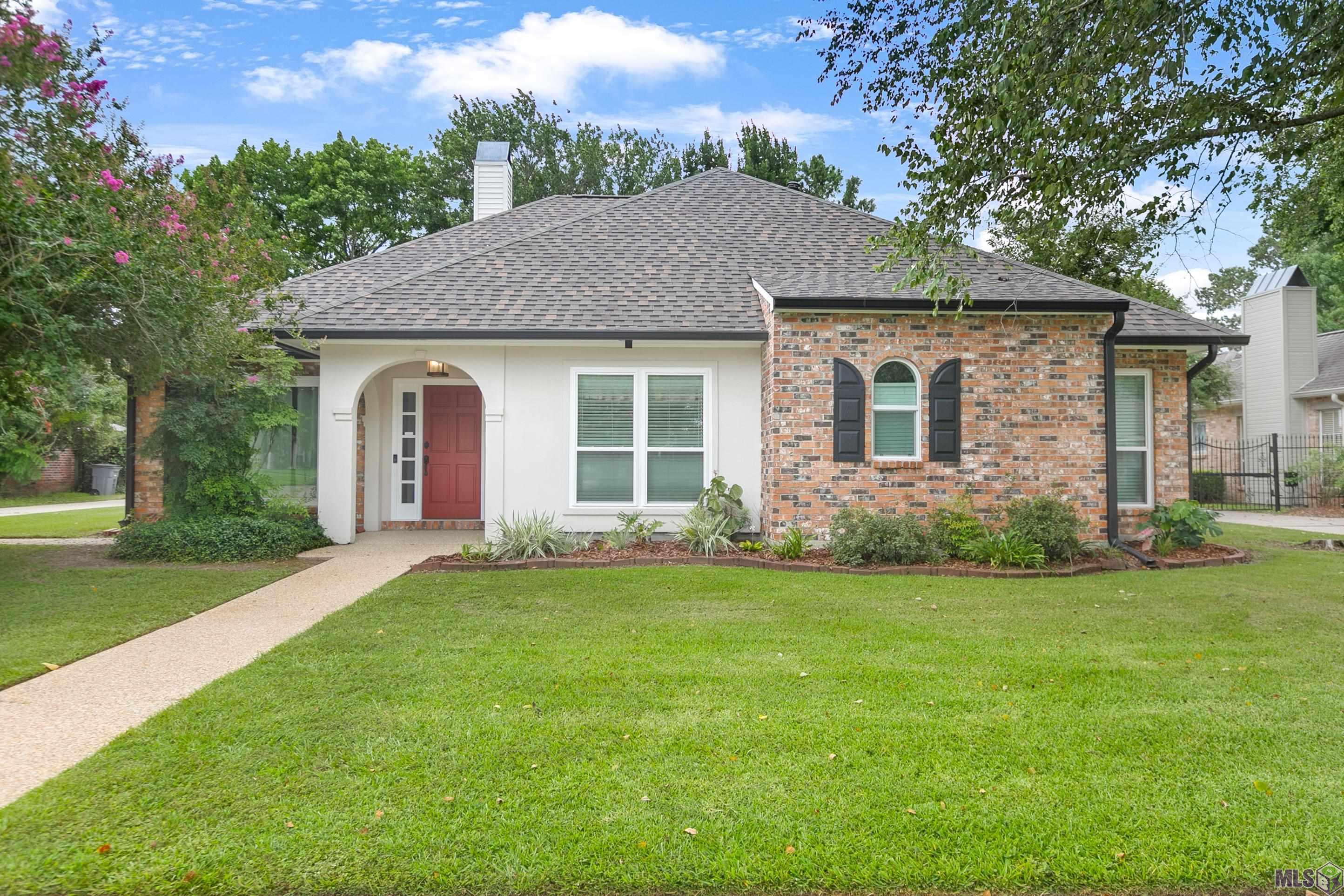 10648 Classique Drive Baton Rouge, LA 70815 - Photo 1 of 24 Front view