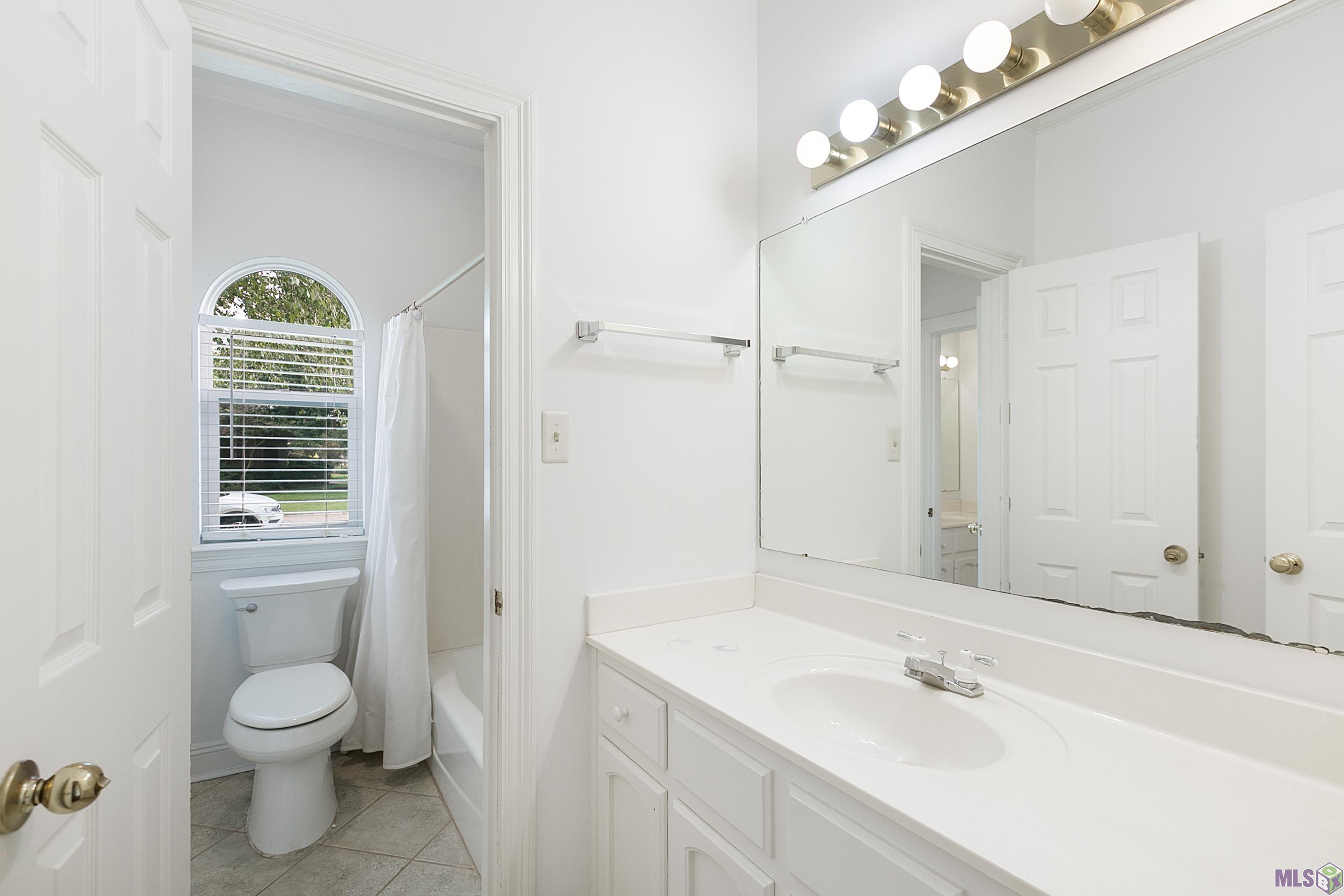 10648 Classique Drive Baton Rouge, LA 70815 - Photo 18 of 24 Shared bath