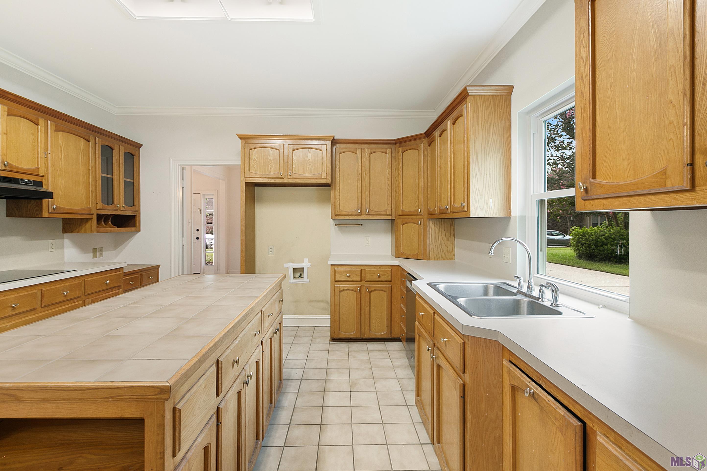 10648 Classique Drive Baton Rouge, LA 70815 - Photo 5 of 24 Kitchen