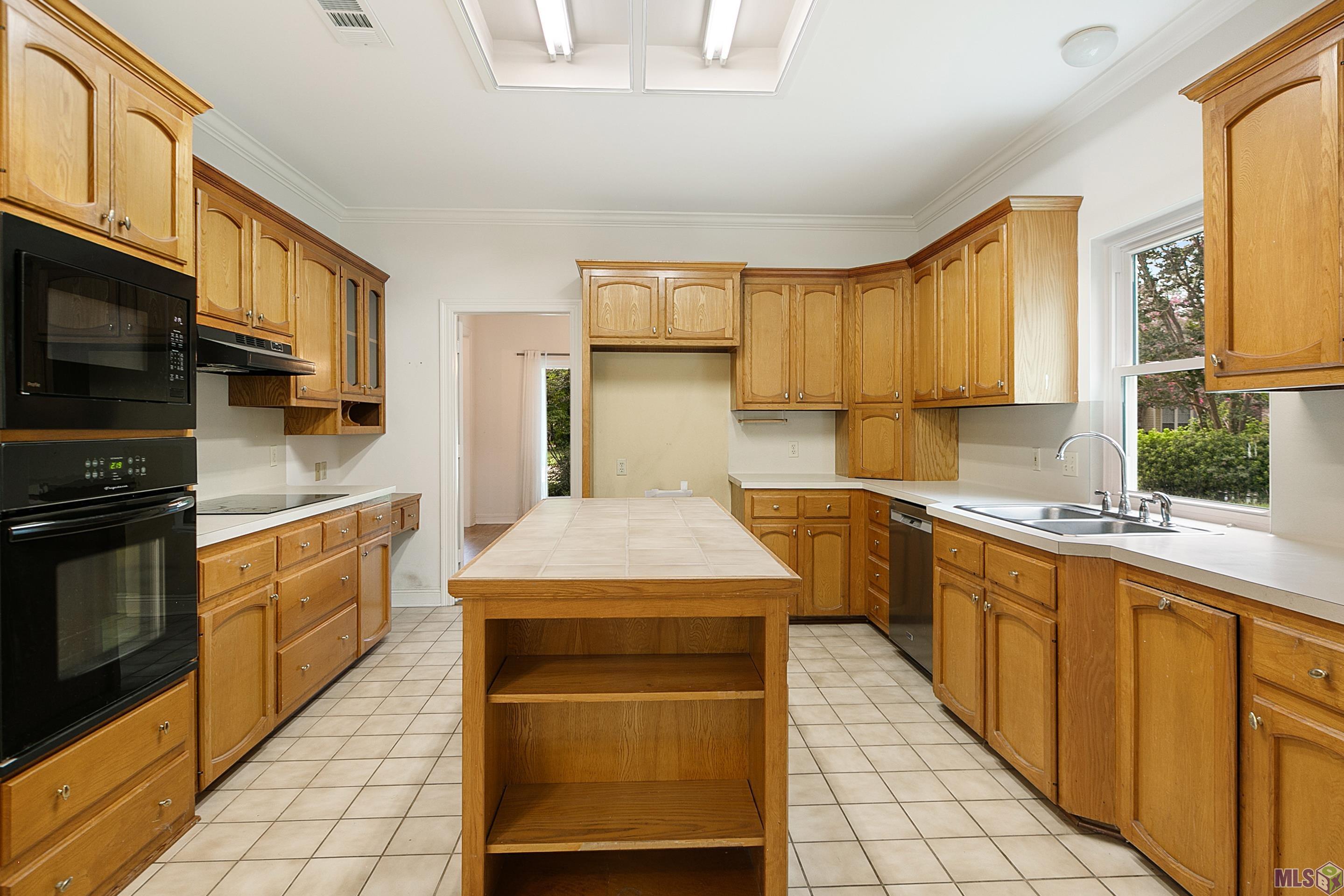 10648 Classique Drive Baton Rouge, LA 70815 - Photo 7 of 24 Gallery Image 7