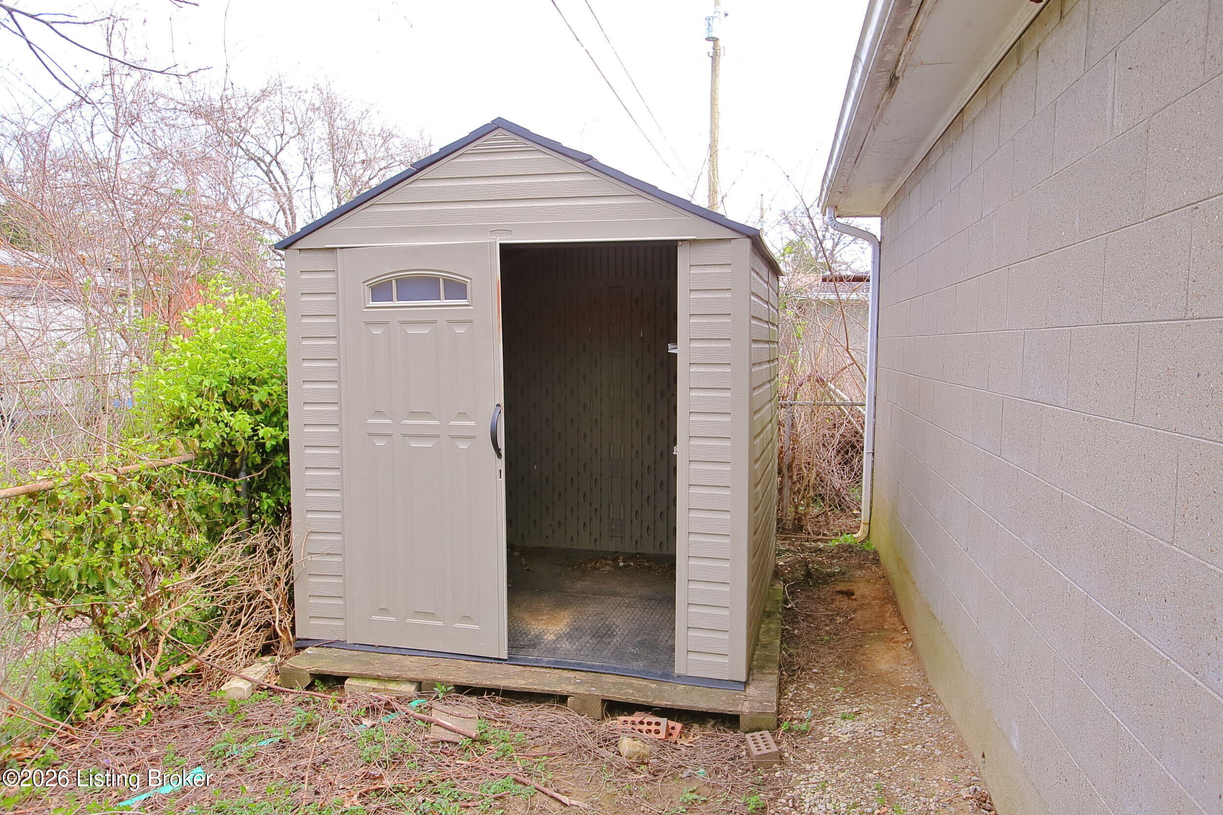 2905 Nepperhan Road Louisville, KY 40218 - Photo 53 of 56 Storage Shed