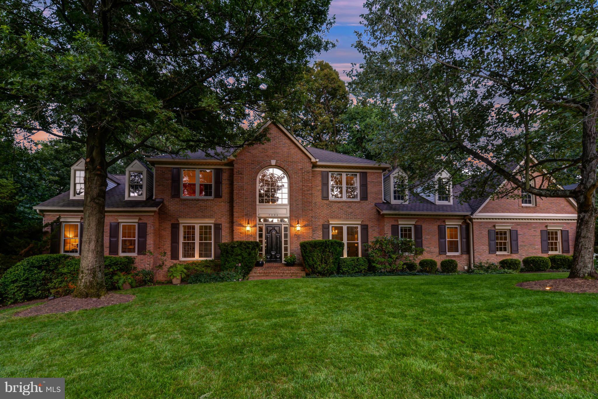 Welcome home to 2003 Spring Branch -