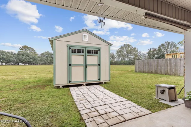 $235,000 | 134 Rue Des Cannes, Maurice, LA 70555