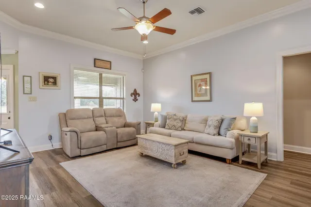 $235,000 | 134 Rue Des Cannes, Maurice, LA 70555