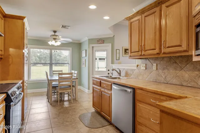 $235,000 | 134 Rue Des Cannes, Maurice, LA 70555