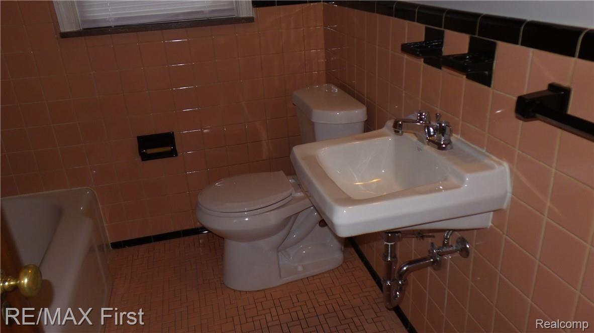 5580 Audubon Road Detroit, MI 48224 - Photo 19 of 24 20180925_114350.jpg