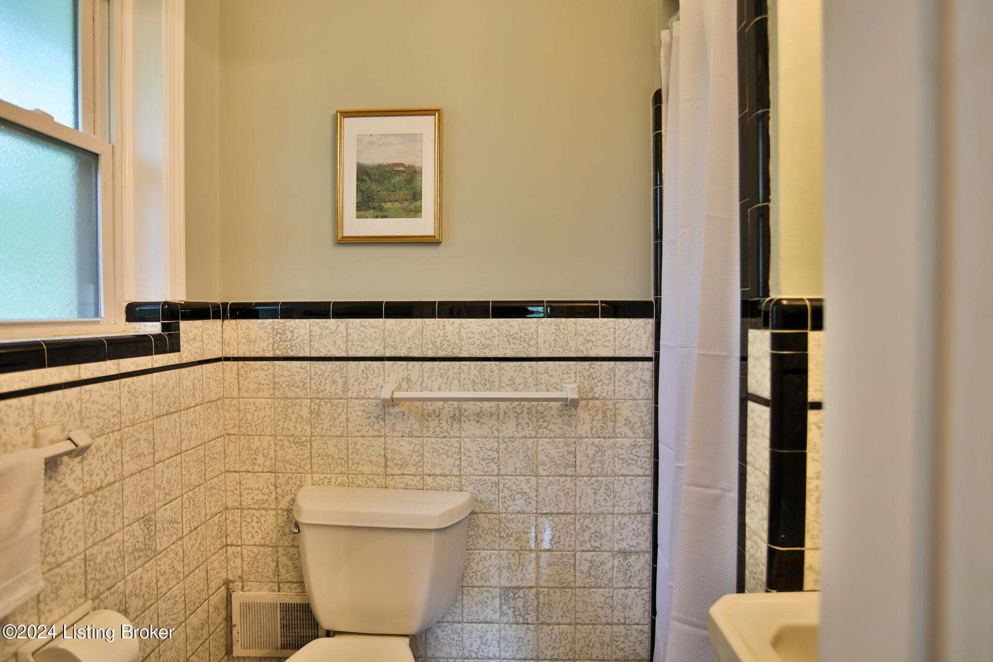2605 Denham Road Louisville, KY 40205 - Photo 22 of 28 2605 Denham Rd-16