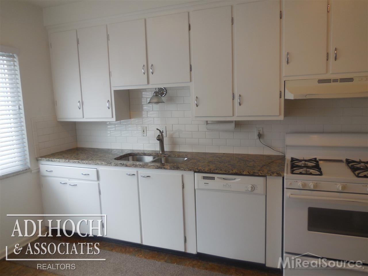 744 Harcourt Road Grosse Pointe, MI 48230 - Photo 3 of 23
