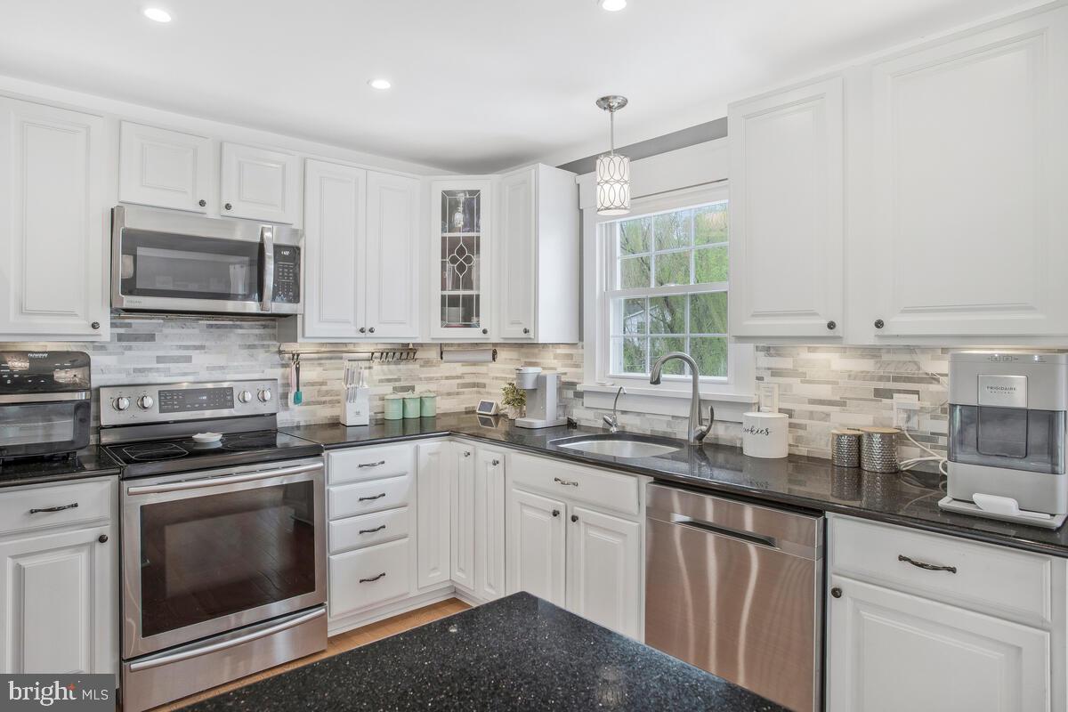 133 Circle Road Pasadena, MD 21122 - Photo 14 of 44 Gallery Image 14