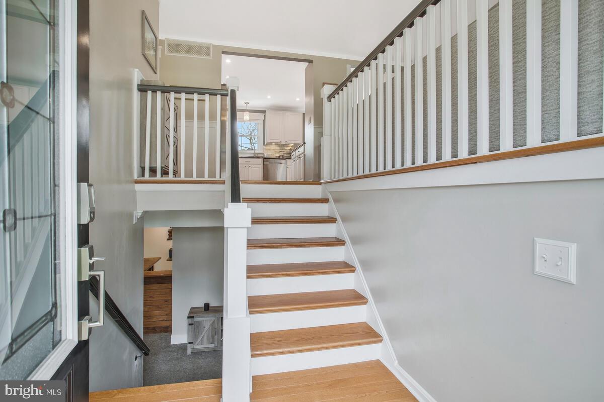 133 Circle Road Pasadena, MD 21122 - Photo 5 of 44 Gallery Image 5