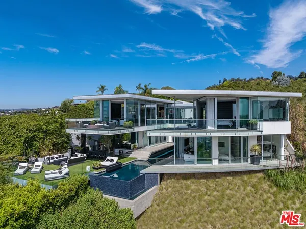 a picture of a outdoor space