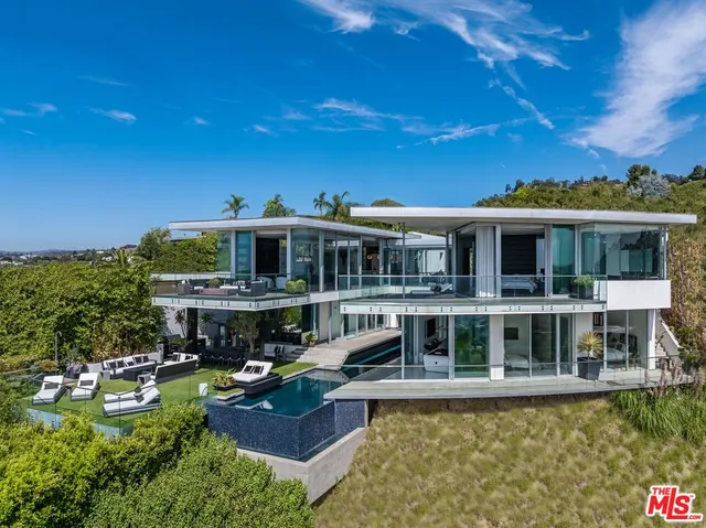 a picture of a outdoor space