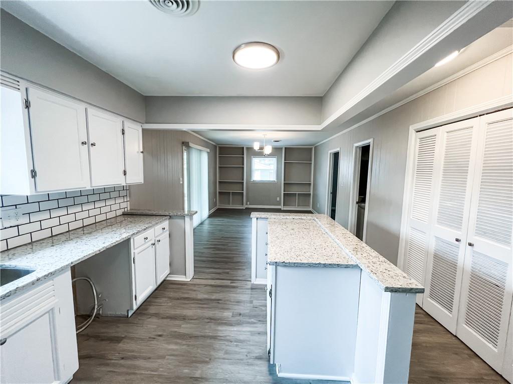 1728 North Shortridge Road Indianapolis, IN 46219 - Photo 9 of 27 Gallery Image 9