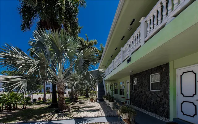 $1,800 | 1060 Northeast 78th Street, Unit 10, Miami, FL 33138