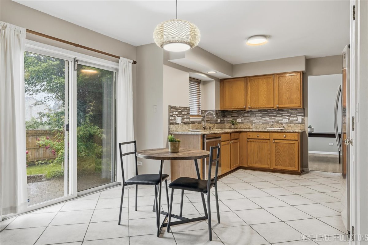 2712 Stockton Road Naperville, IL 60564 - Photo 8 of 43