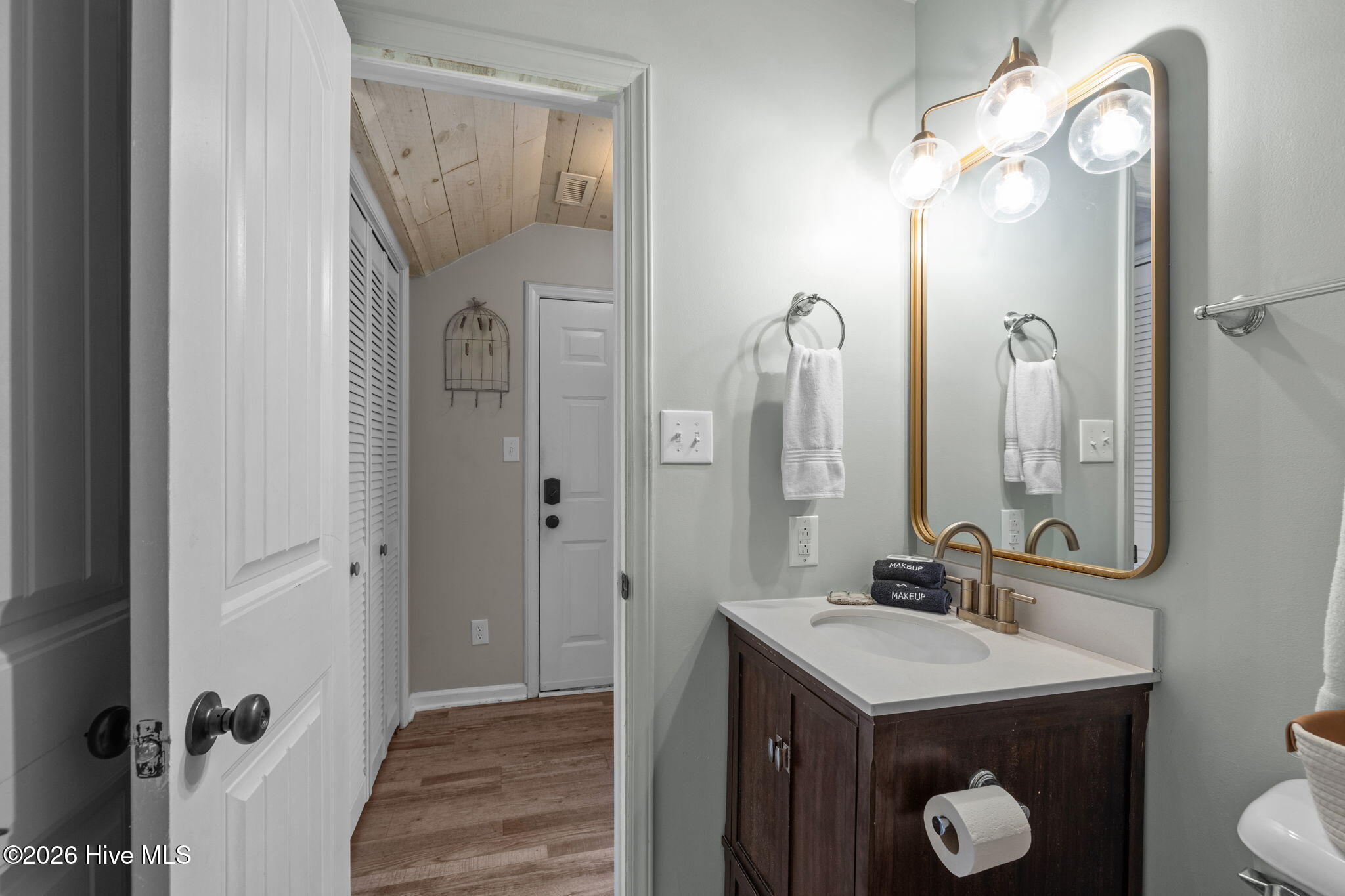 9201 Coast Guard Road, Unit F303 Emerald Isle, NC 28594 - Photo 21 of 28 Bathroom