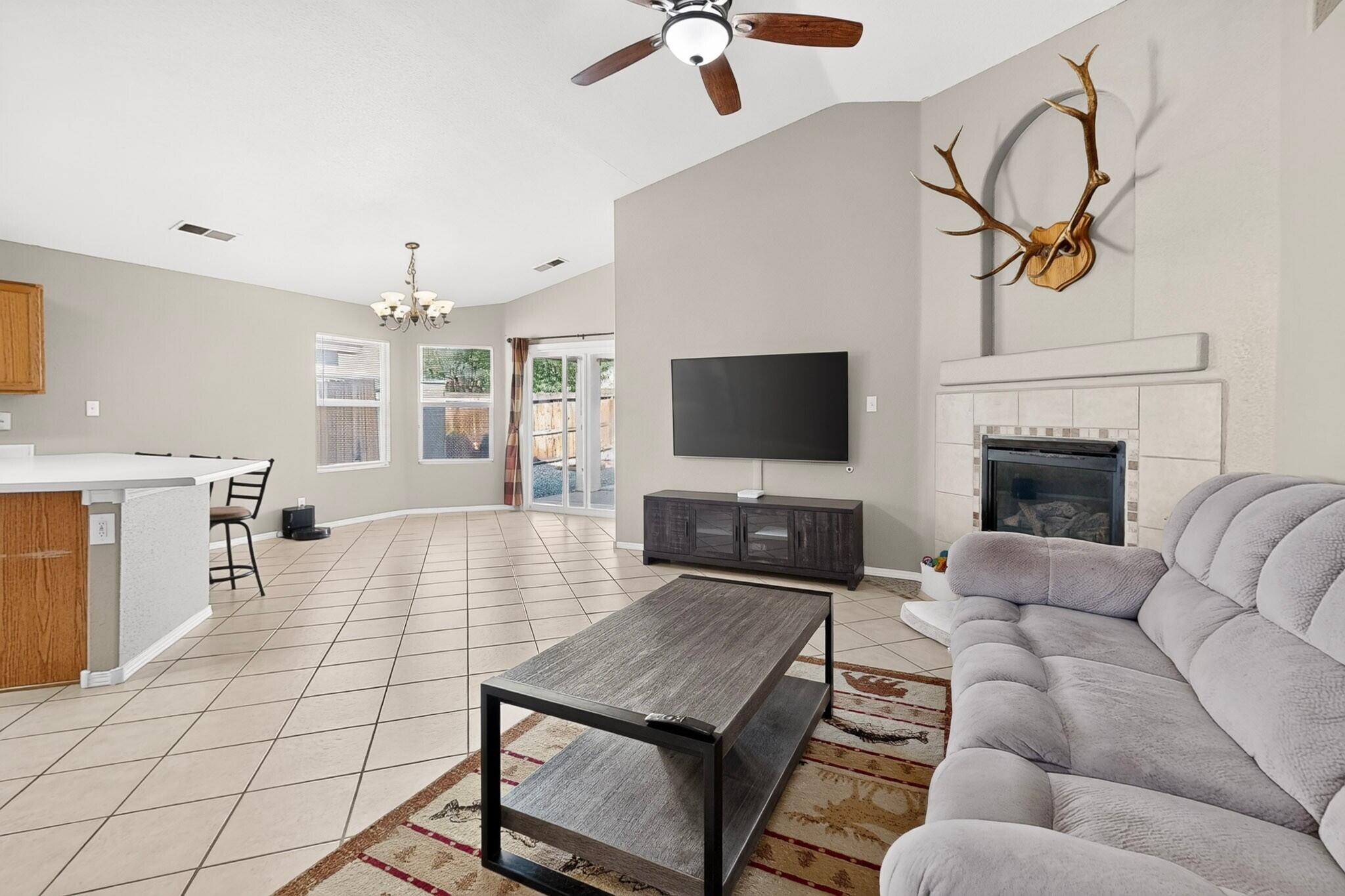 745 Morning Meadows Drive Rio Rancho, NM 87144 - Photo 9 of 43 Gallery Image 9