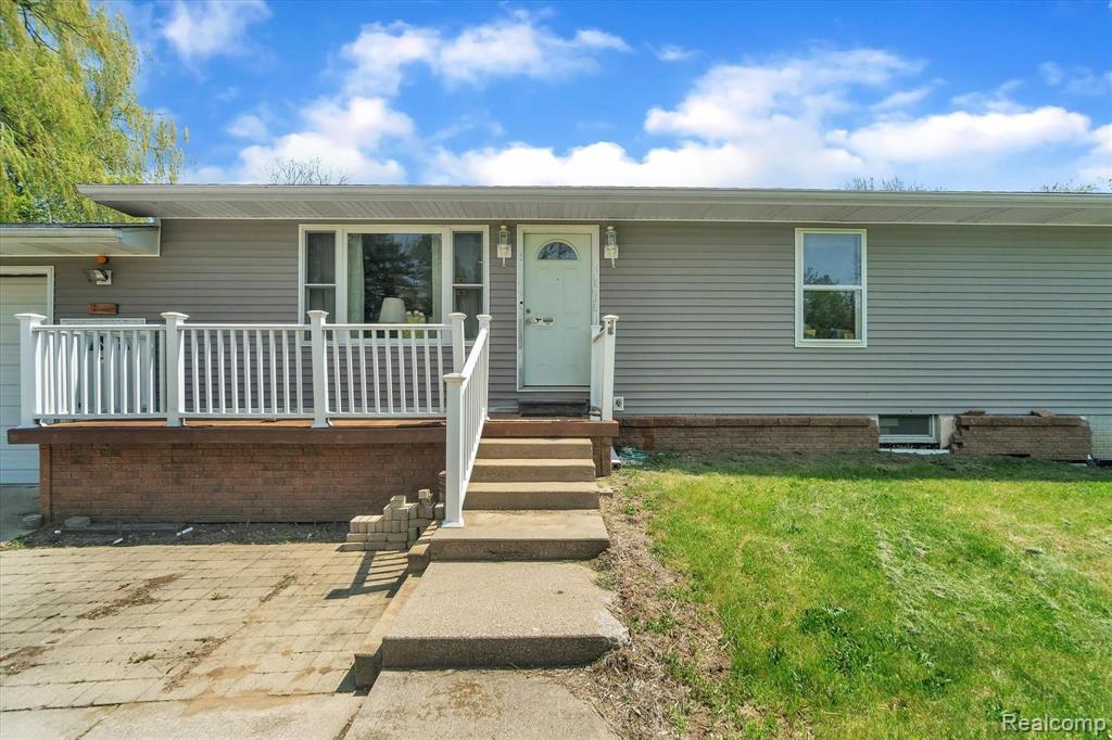 4660 Lansing Road Bancroft, MI 48414 - Photo 5 of 41