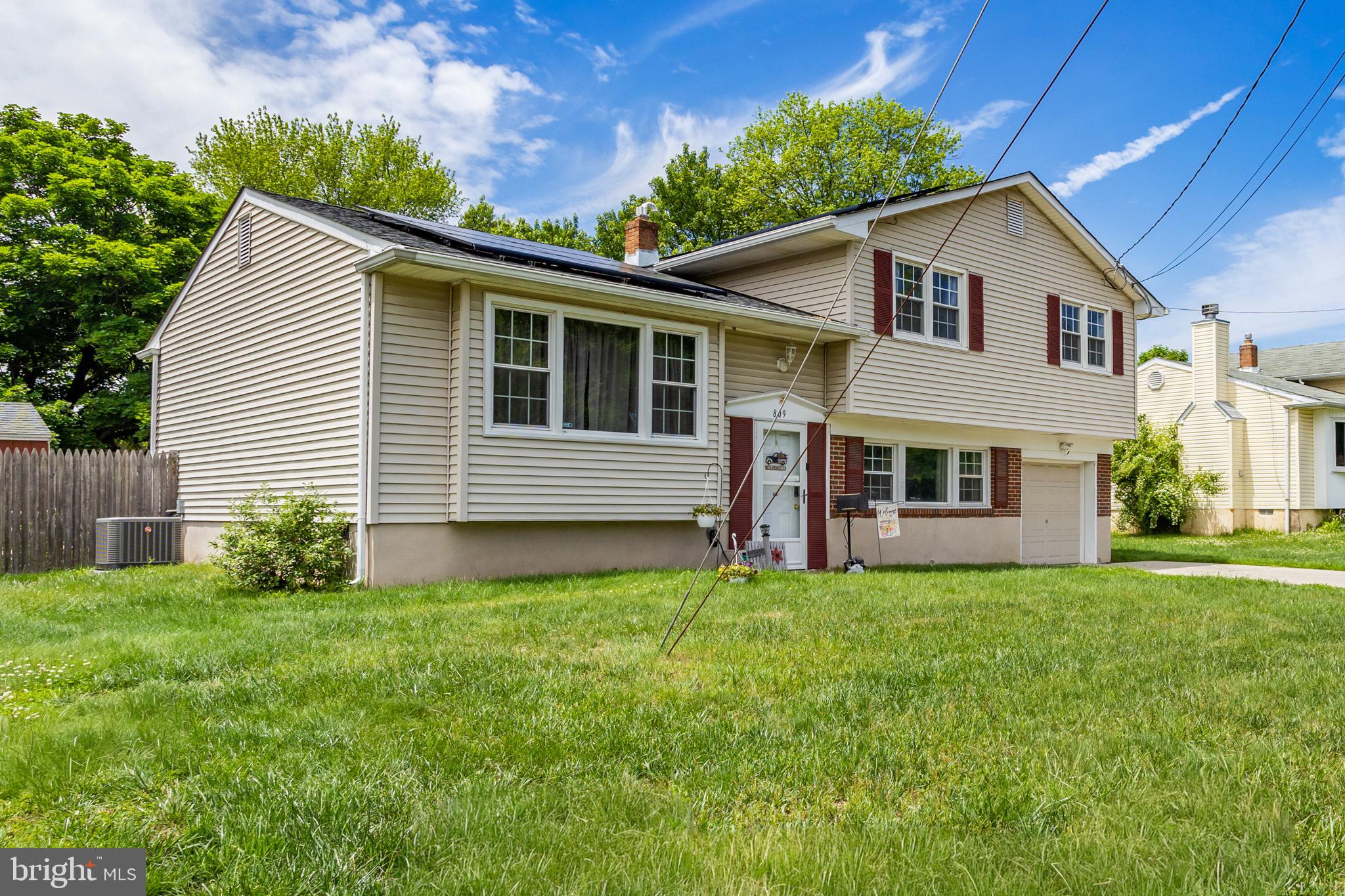 809 Woodlane Road Edgewater Park, NJ 08010 - Photo 2 of 30