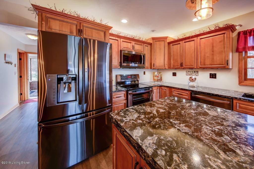 8106 Manslick Road Louisville, KY 40214 - Photo 12 of 31 8106 Manslick Rd 12