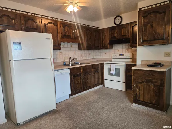 $70,000 | 203 South A Street, La Harpe, IL 61450
