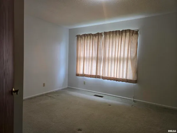 $70,000 | 203 South A Street, La Harpe, IL 61450