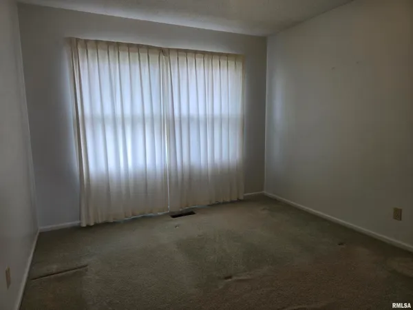 $70,000 | 203 South A Street, La Harpe, IL 61450