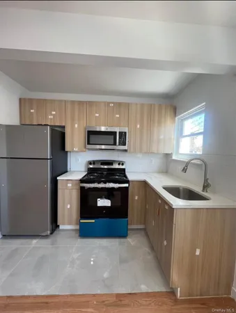 $1,190,000 | 718 Rosedale Avenue | Soundview