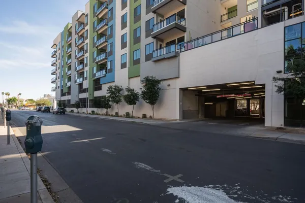 $3,500 | 3131 North Central Avenue, Unit 4011, Phoenix, AZ 85012