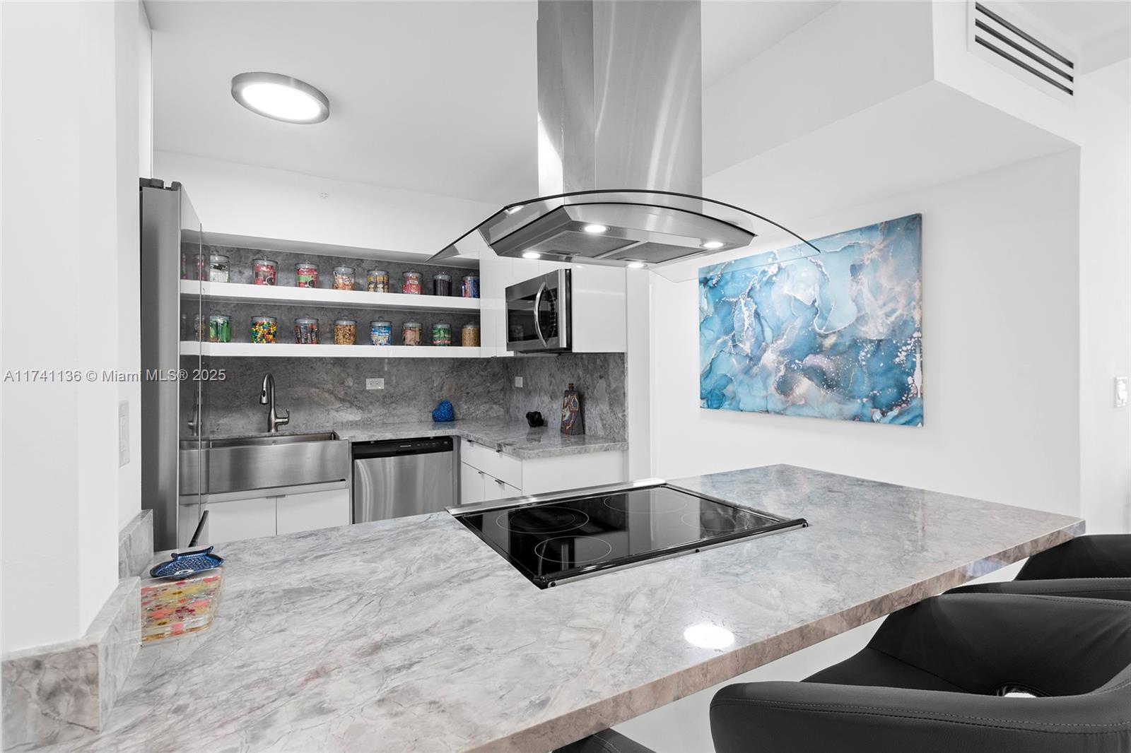 1500 Bay Road, Unit 746S Miami Beach, FL 33139 - Photo 1 of 53 Gallery Image 1