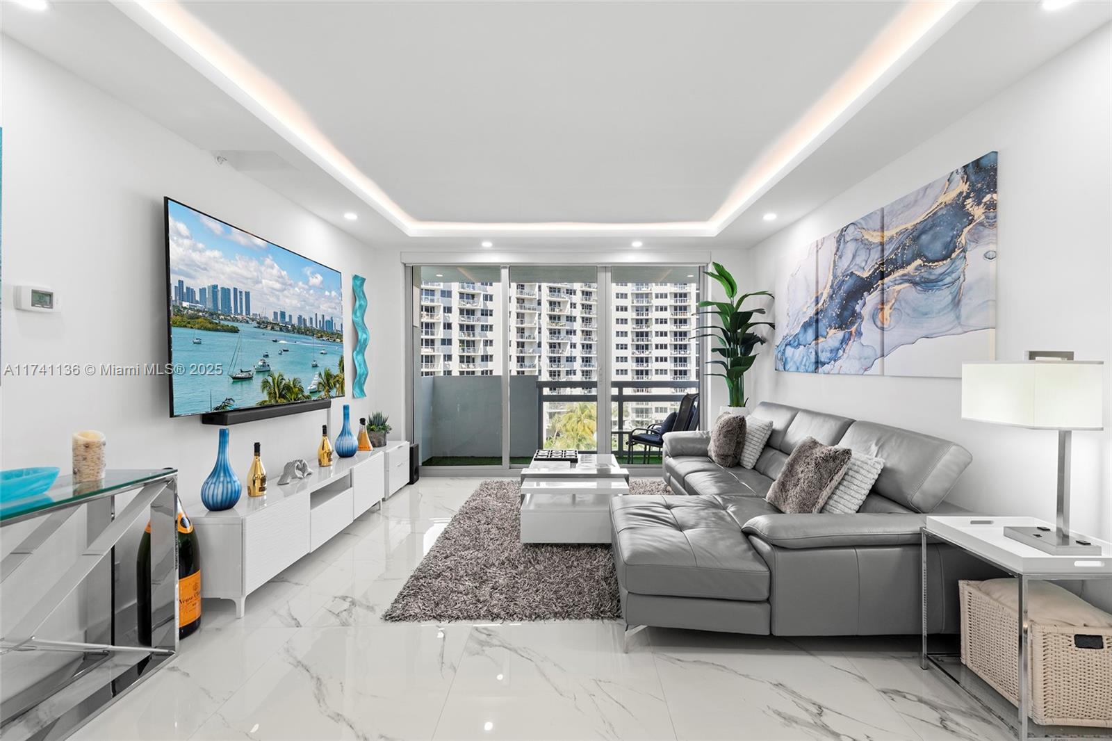 1500 Bay Road, Unit 746S Miami Beach, FL 33139 - Photo 11 of 53 Gallery Image 11