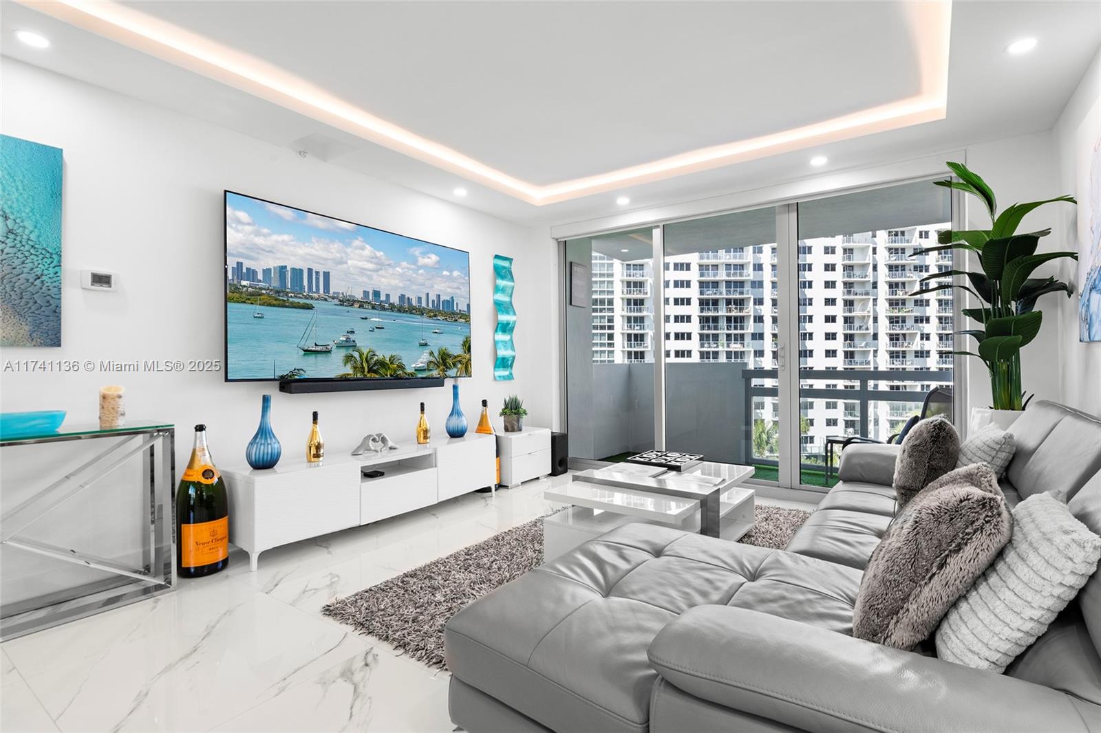 1500 Bay Road, Unit 746S Miami Beach, FL 33139 - Photo 12 of 53 Gallery Image 12