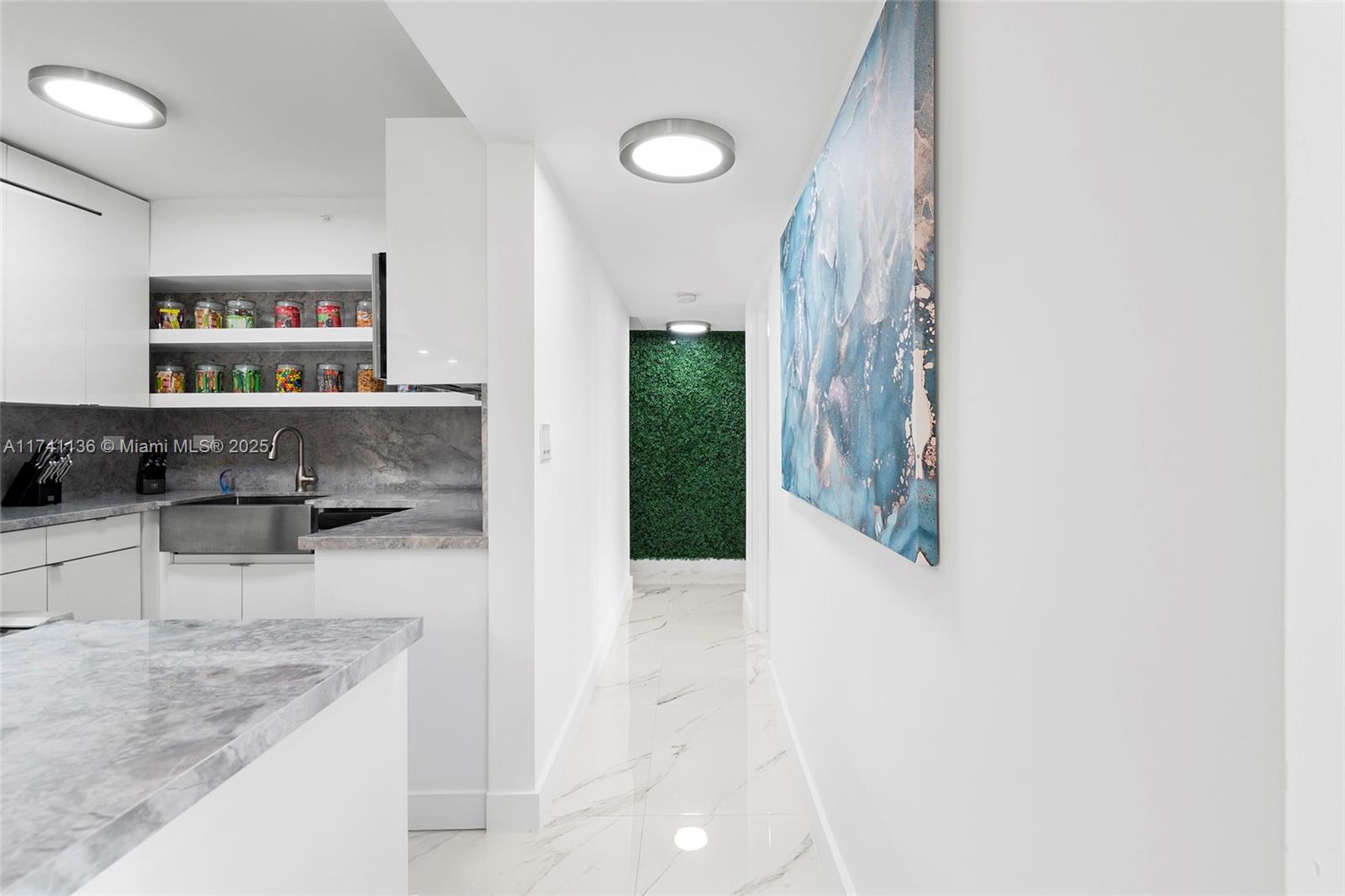 1500 Bay Road, Unit 746S Miami Beach, FL 33139 - Photo 15 of 53 Gallery Image 15